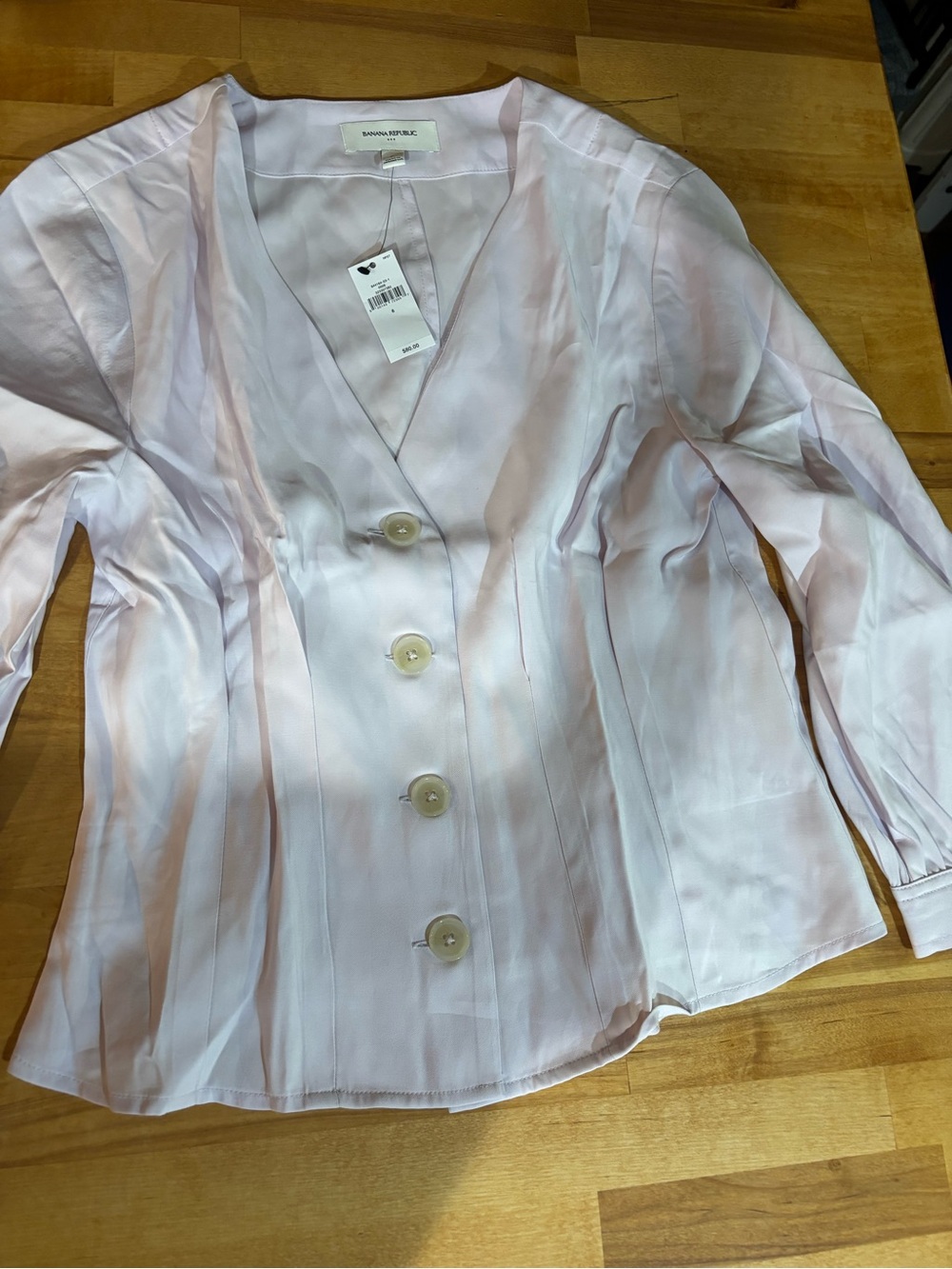 New with tags- Banana Republic Pale purple Satin Button Blouse - size 6